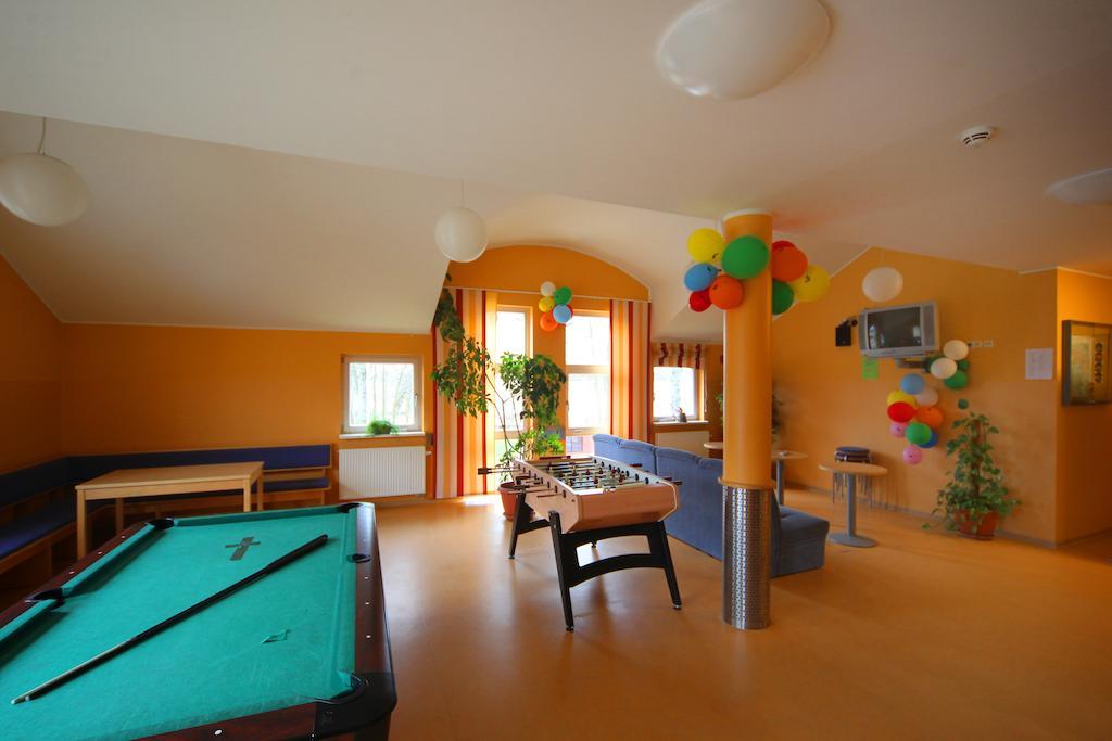 DJH Jugendherberge Waren - Müritz Exterior foto