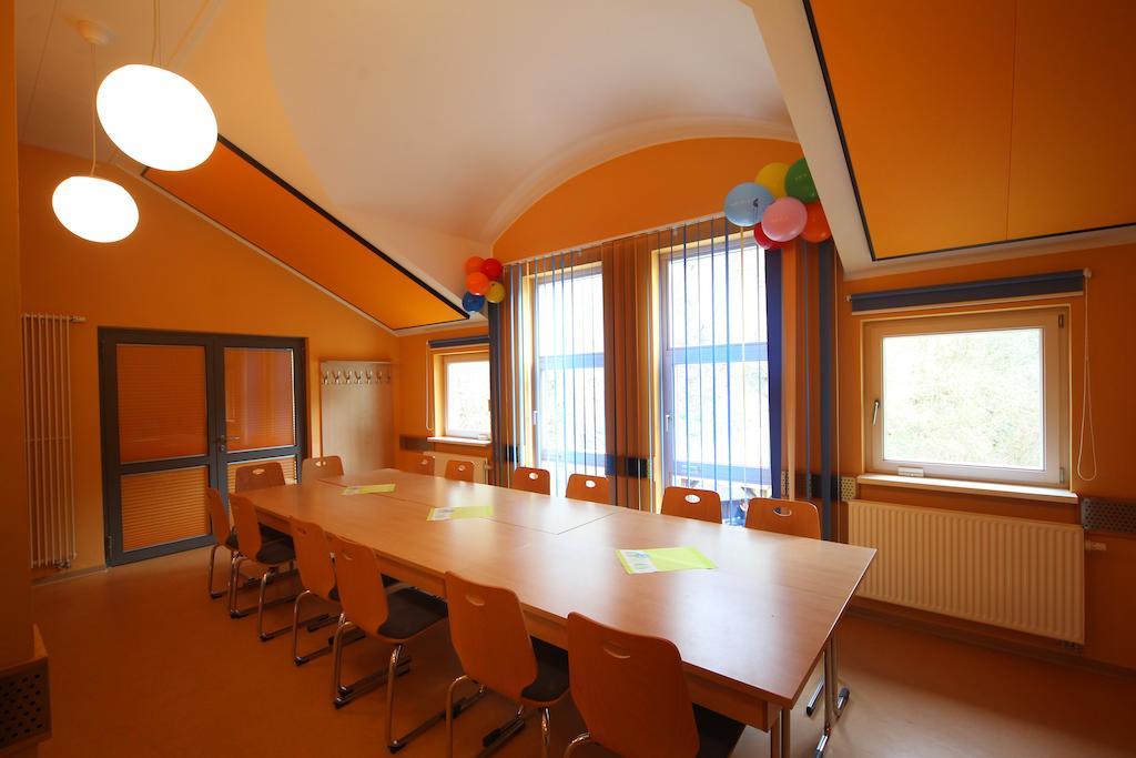 DJH Jugendherberge Waren - Müritz Exterior foto