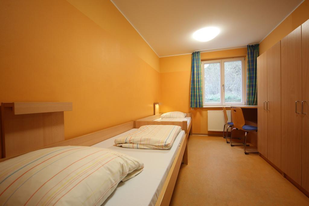 DJH Jugendherberge Waren - Müritz Habitación foto